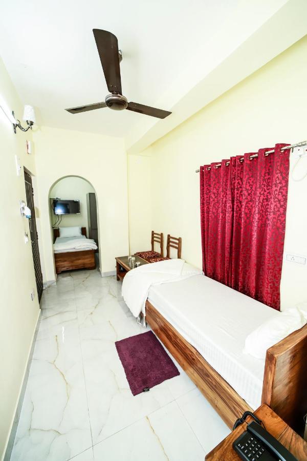 Rishika Guest House And Banquet Calcuta Exterior foto