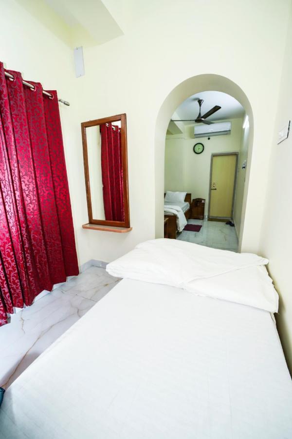Rishika Guest House And Banquet Calcuta Exterior foto